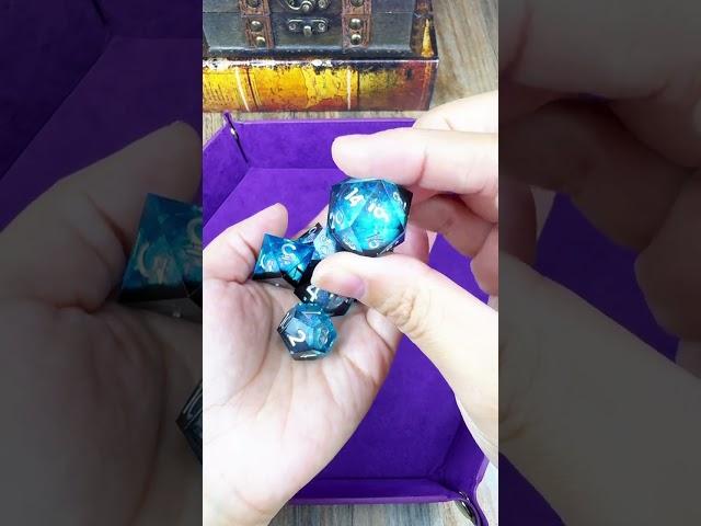 Liquid Core Dice Set | 7-Piece Polyhedral Resin D&D Dice for Mesmerizing Rolls 