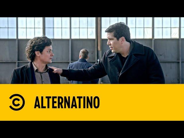 Alternatino with Arturo Castro | World's Worst Translator