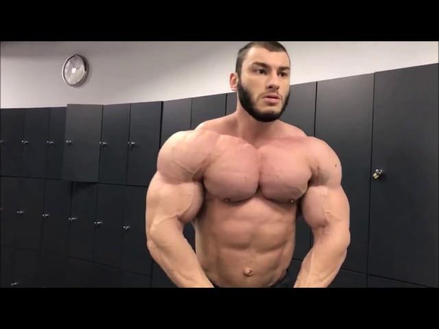 Romanian bodybuilder Dan Cristian - Gym posing