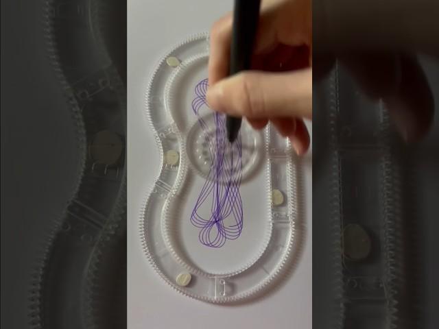 This is my first time making a unique shape like this with my super Spirograph set! Lmk what u think