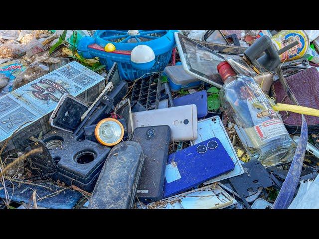 WOw..Junkyard landfill, I found many broken phones in this landfill || Restoration phone