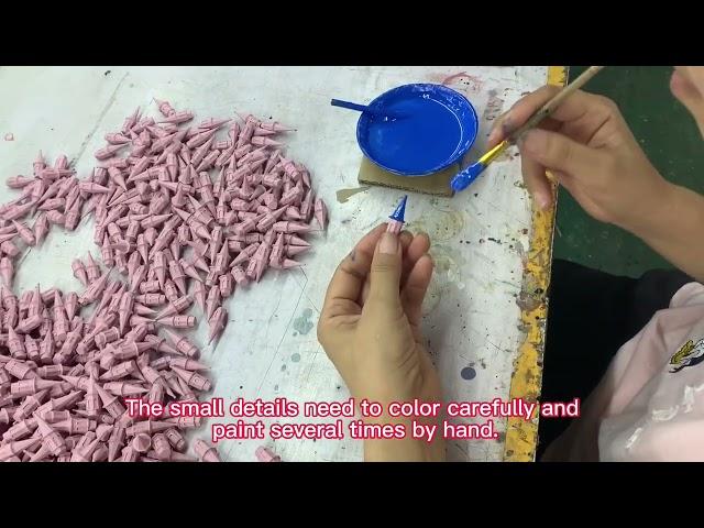 Designer Vinyl Art Toys Pad Printing and Hand Painting in Toy Factory