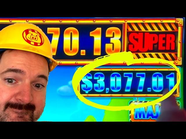 Tony Joins Me To Chase A HUGE MAJOR JACKPOT On Huff N Even More Puff Slot Machine!