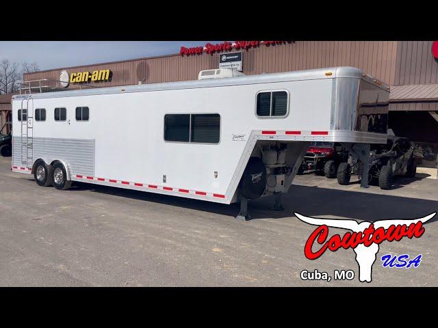 2001 Featherlite 8410 4-Horse Trailer with Lots of Storage