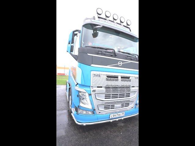 Стесняется сказать сколько потратил на тюнинг Volvo FH - видео с TruckFest от @TirBro