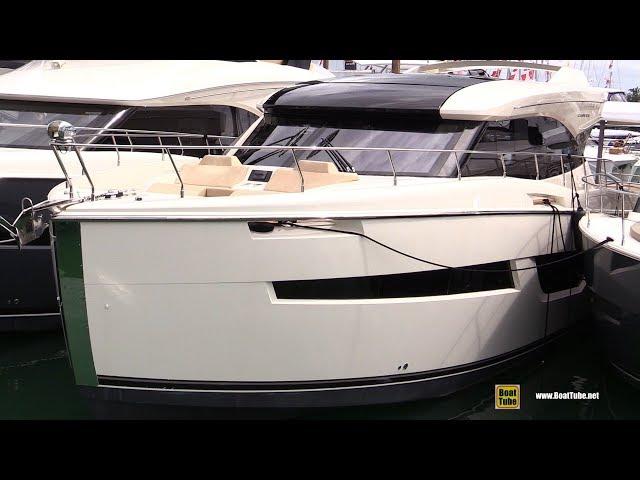 2020 Carver C52 Coupe Yacht - Walkaround Tour - 2020 Miami Boat Show