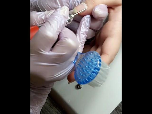 Новичок делает маникюр. после всего двух дней обучения.