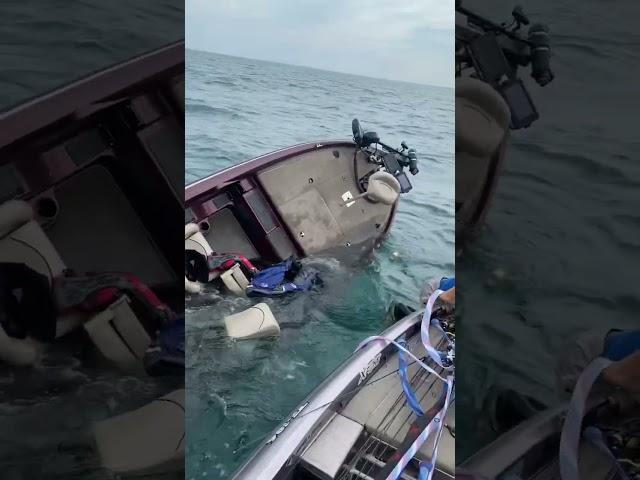 Bass Boat Sinks on Lake St. Clair 