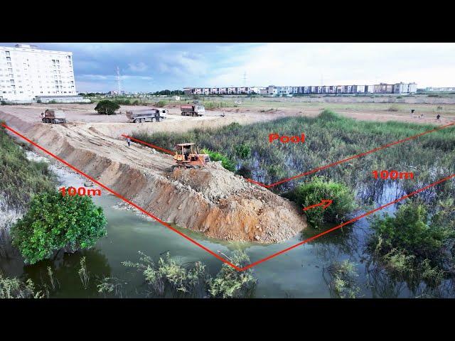 EP4 Flood Pool Ring Road Project Bulldozer KOMATSU Pouring Soil  24Ton Truck Delivery Dirt