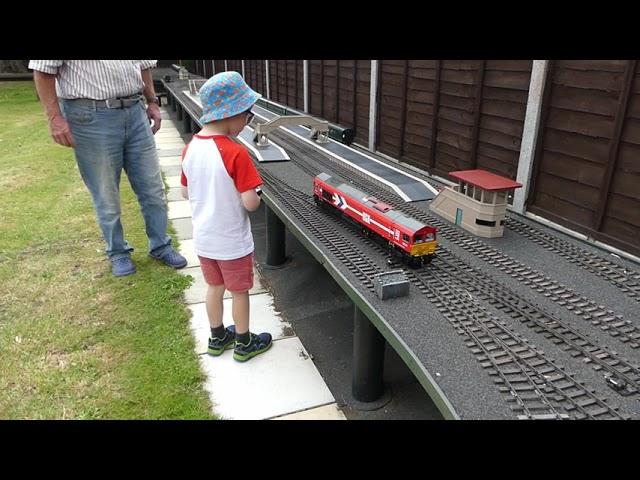 Simon's Trains visits Peter Spoerer's White Horse Railway - gauge 1 live steam in the garden!