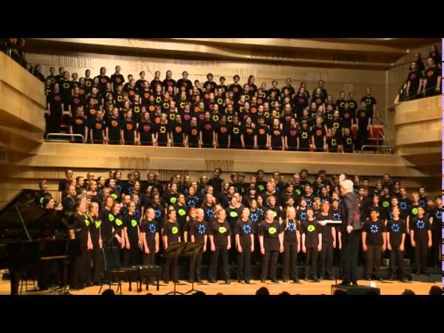 Gondwana Choirs sing Tha Thin Tha in concert!