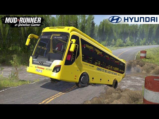 Spintires: MudRunner - HYUNDAI Bus Driving Through Road Collapse