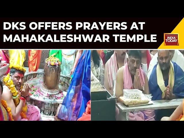 DK Shivakumar At Mahakaleshwar Temple Video: Karnataka Deputy CM Offers Prayers At Ujjain Temple