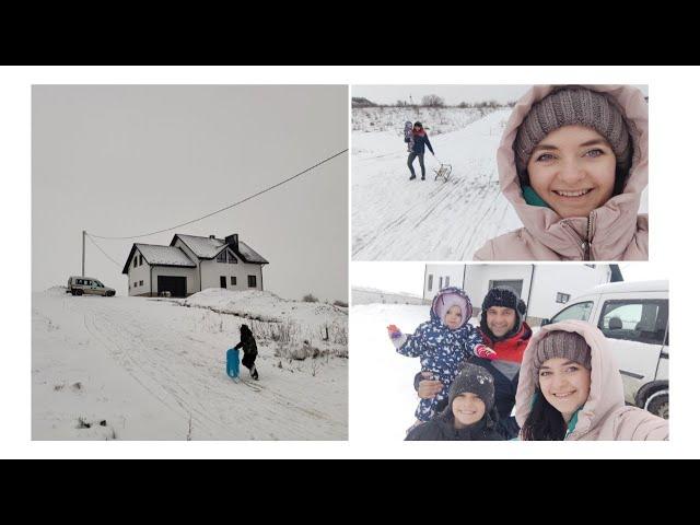 Сніжне Різдво️ | Катаємося на санках 