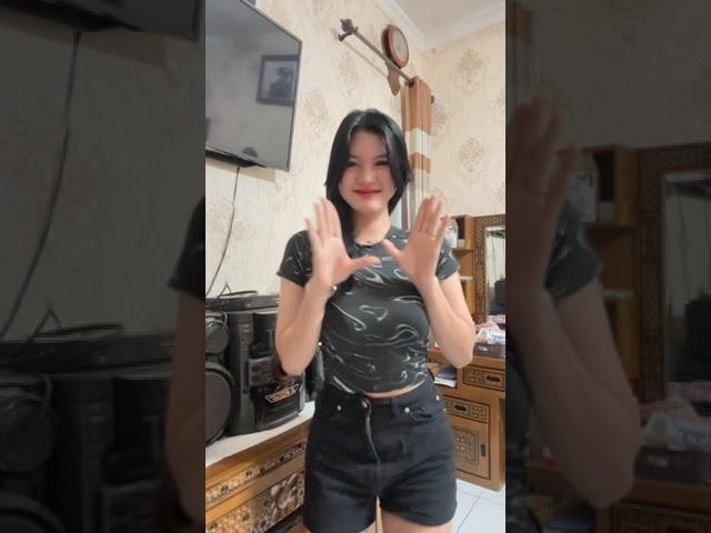 Kumpulan Video Tiktok Goyang Hot Cewek Kurus Tinggi Langsing