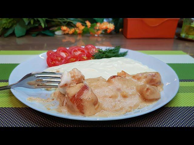 Delicious hearty dinner! Recipe for chicken with cream in a frying pan!