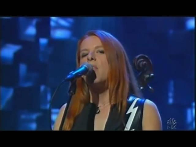 Neko Case ft. The Sadies - Hold On, Hold On (Conan 2006)