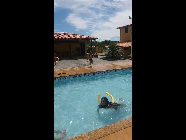 Pedro Ronny na piscina