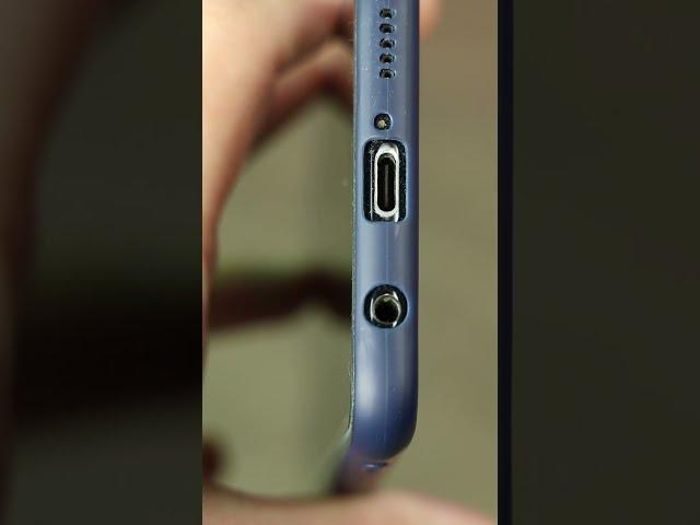 Czyszczenie USB-C w telefonie - panaceum na brak szybkiego ładowania