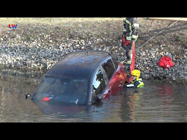 Hoyerswerda: Toyota landet im Mühlenfließ - LAUSITZWELLE