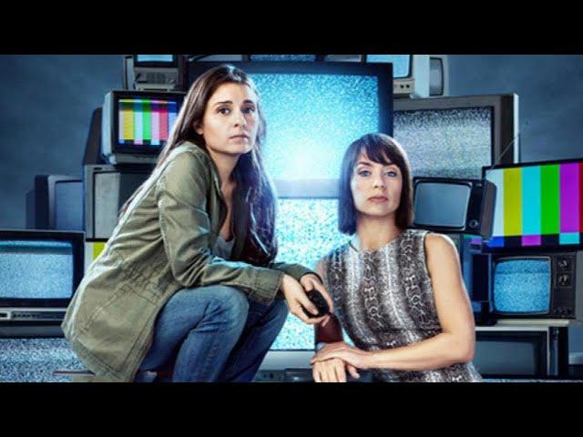 'UnReal' Star Shiri Appleby Teases Season 3, Says Rachel 'Goes In and Out' of Drama