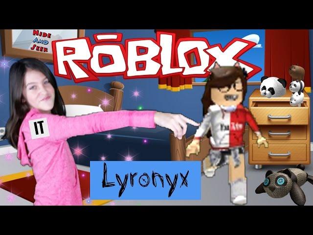 Lyronyx Roblox Extreme Hide & Seek Shouting Out OH NO I'm IT