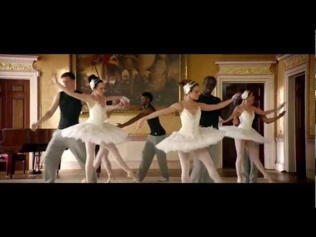 Arsenal players (Sagna,Song,Szczesny,Oxlade Chamberlain) perform ballet for Citroen DS5 !