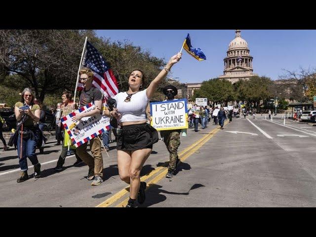 Проукраинские демонстранты в Вашингтоне против отказа США помогать Киеву