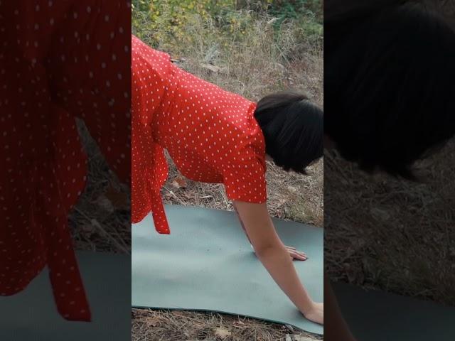 Evelina's yoga in the forest #stretching #yoga