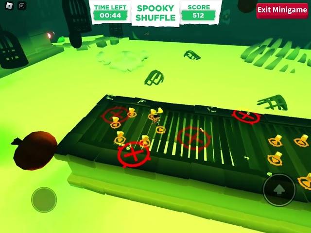 Playing spooky shuffle in adopt me! (Halloween week 3 event)