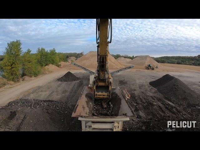 Amazing work crushing sand and gravel at a quarry site