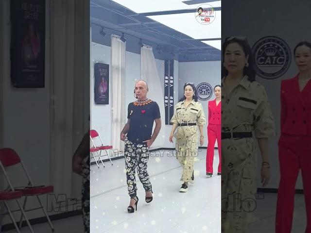 超模教父，擔任中國中年模特總教頭。 #造型 #時尚