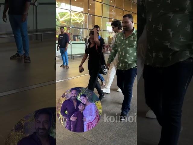 #ajaydevgn & #kajol’s baby boy #Yug arrived at the airport  That hug melted our hearts away!🫂