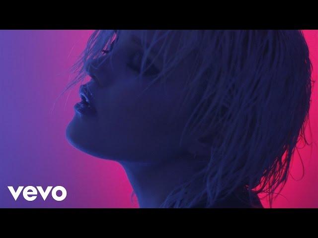 Sky Ferreira - You're Not The One (Official Video)