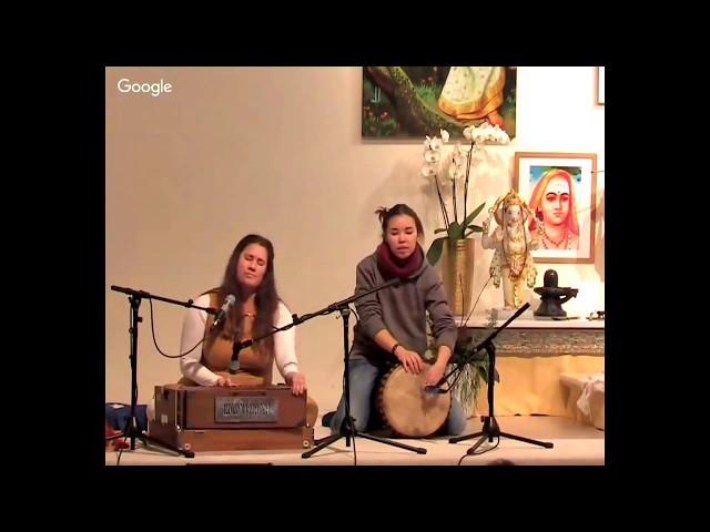 Tumi Bhaja Re Mana - Mantra Chanting with Satyadevi and Gulnara