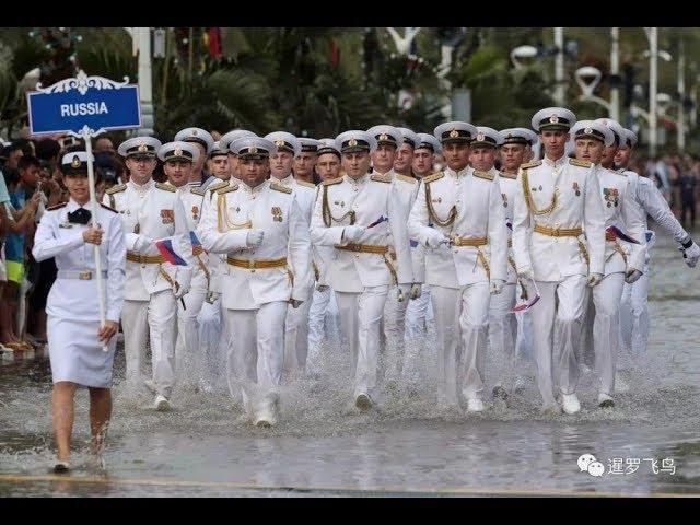 Русские моряки на параде  в Таиланде