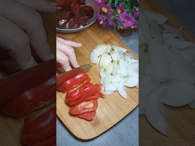 Mëlçi viçi me qepë dhe domate #homemade #food #gatimeshqiptare