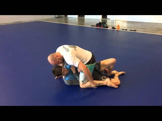 1 Minute Jiu Jitsu Hack - Maintaining the Mount - Brandon Mccaghren