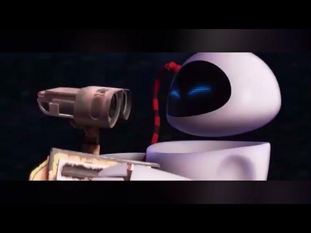 Eve kisses Wall- E