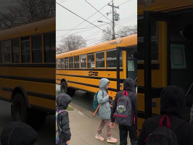 #canada #canadalifevlog #canadalife #canadalifestyle #schoolbus #halifax #halifaxnovascotia