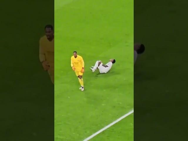 Vinicius Fell Like a Little Kid!  AC Milan vs Real Madrid