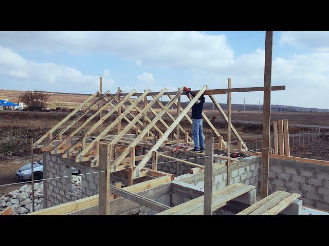 CONSTRUCTIE ACOPERIS IN DOUA APE / Roof construction