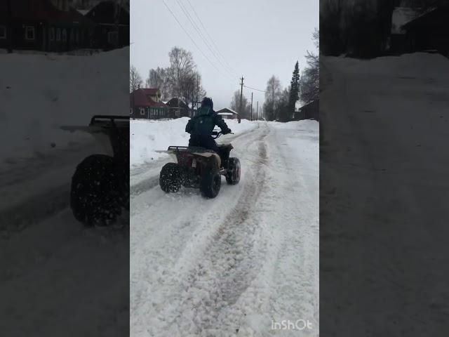 Детский бензиновый квадроцикл 110 кубов покатушки по снегу