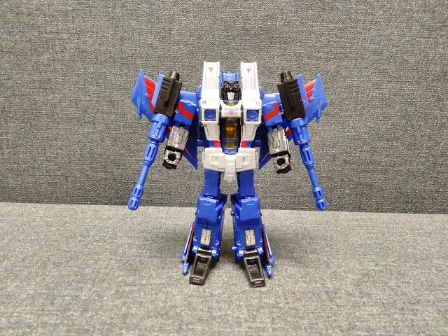 Обзор трансформера Thundercracker - Deluxe class - Generations Transformers. Музей Р-ТФ.