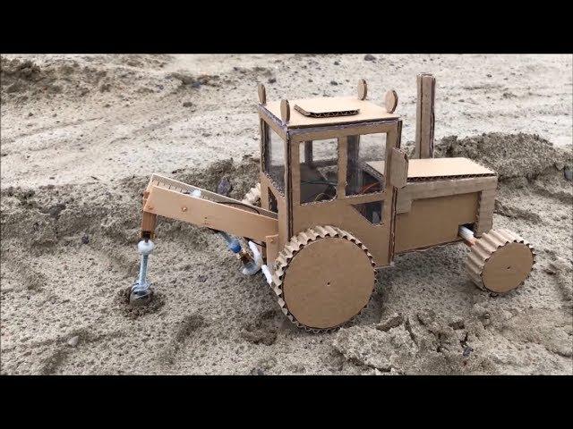 DIY tractor with mounted drilling rig - Cardboard toy