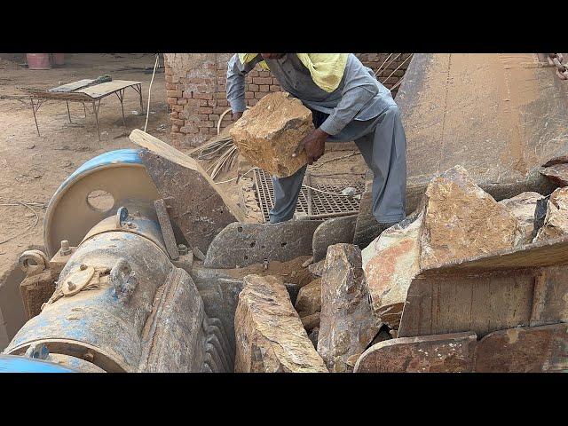 "Big Rock Crusher Machine: A Giant in Action"Big Rock Crushing: A Powerful Process"#stonecrusher