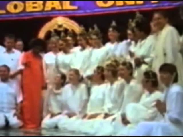 Sathya Sai Baba - Healing and Materialization