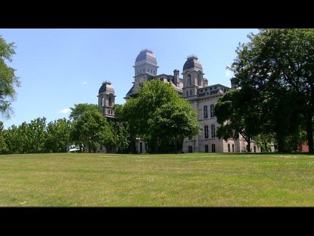 Visit Syracuse University's College of Arts & Sciences