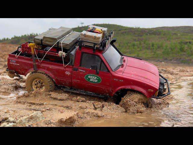 1/10 Scale RC car : TOYOTA Hilux(TF2 Mojave II)  Muddy Off-road Driving #32.