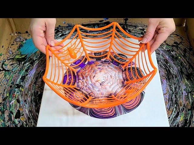 AMAZING SPIDERWEB pour! Glow in the dark!